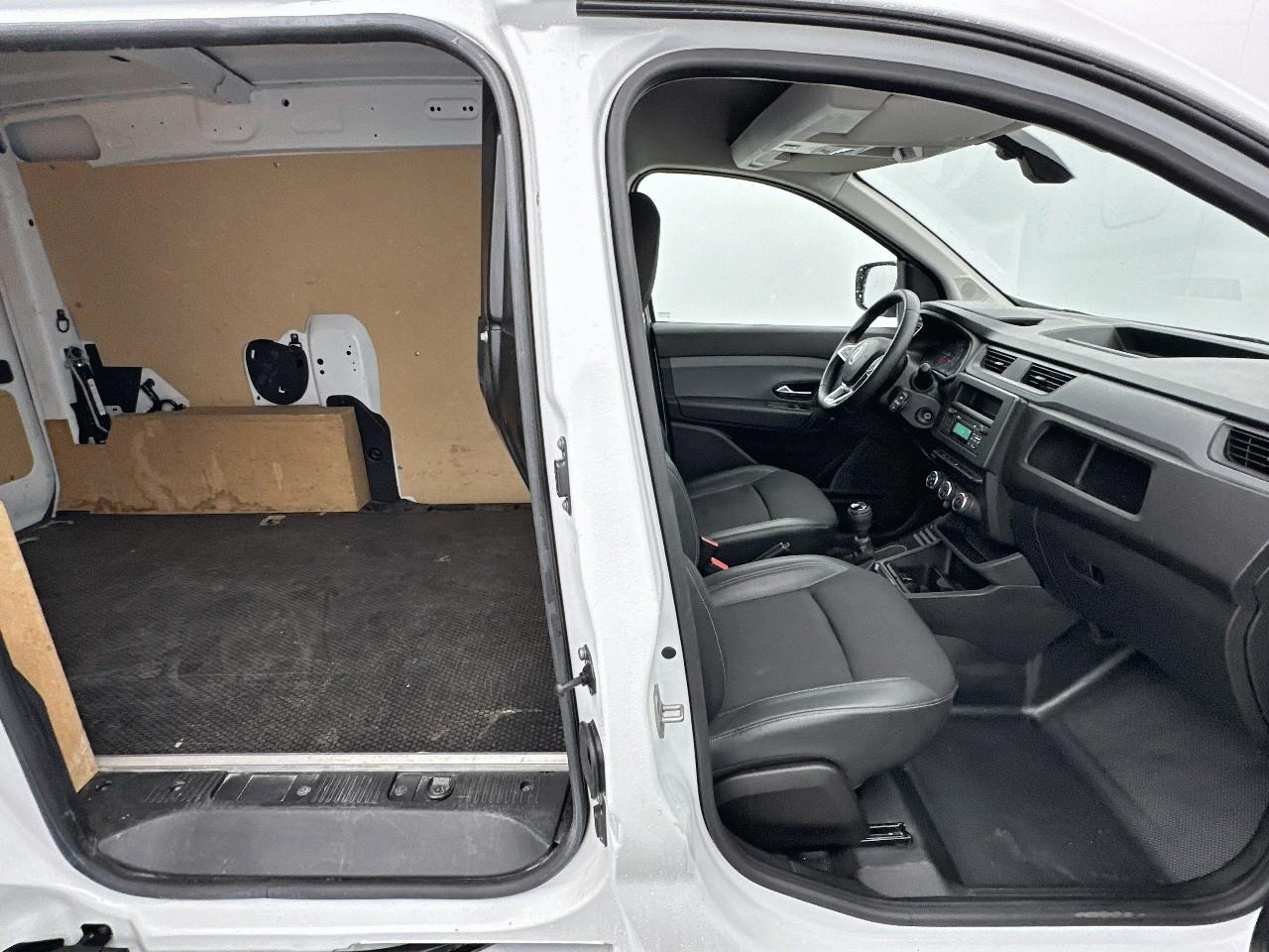 Renault Express Van blue dci 95 confort — photo 12