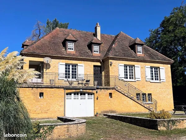 Propriété 7 pièces 200 m²