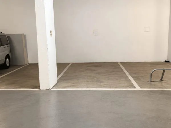 Parking 12 m²