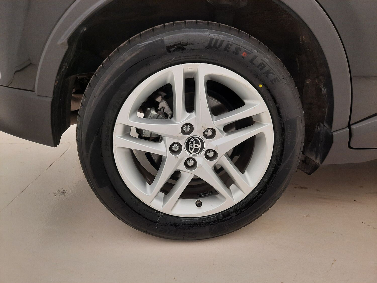 Toyota C-HR — photo 16