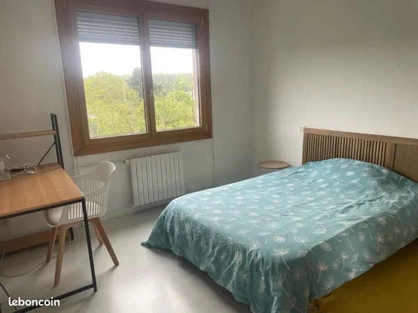 Chambre en collocation proche train tram