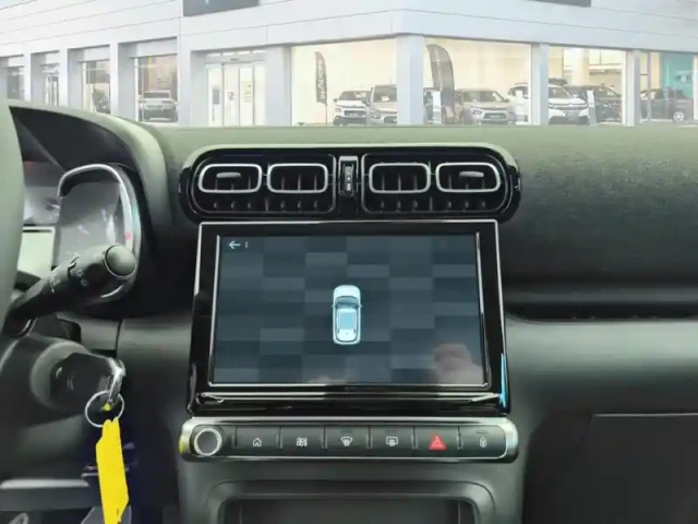 Citroën C3 Aircross puretech 130 s&amp;s eat6 plus — photo 26