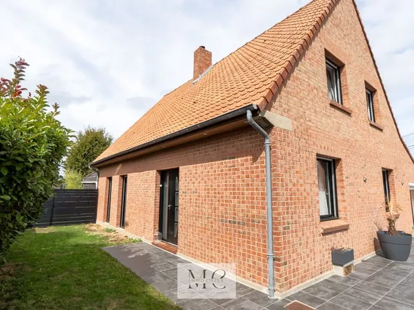 Maison individuelle brique en semi plain pied 155 m2 habitab