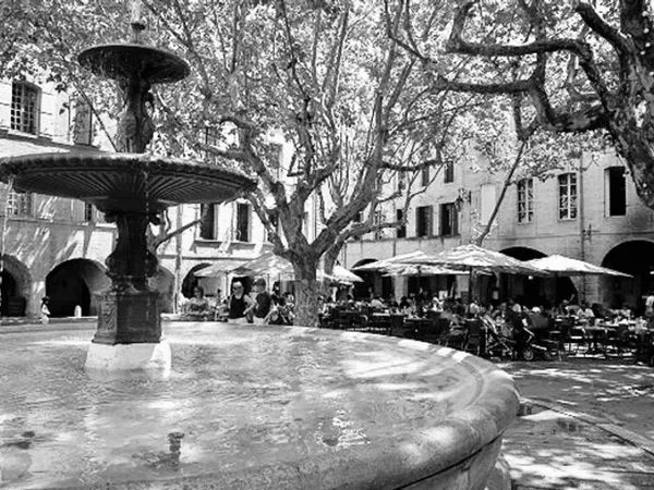 Uzès centre-ville - Ensemble immobilier d'exception entièrement rénové avec double usage