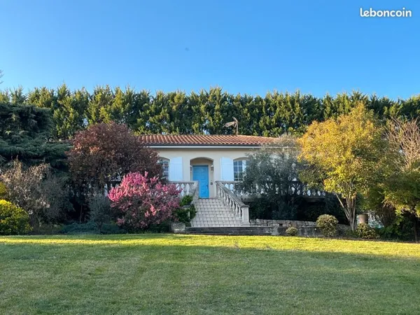 Maison 5 pièces avec beau jardin arboré