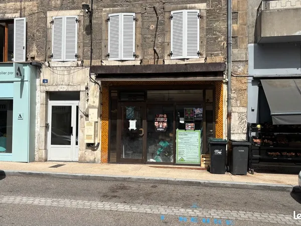 Local commercial 80 m2 plein centre de Valserhone