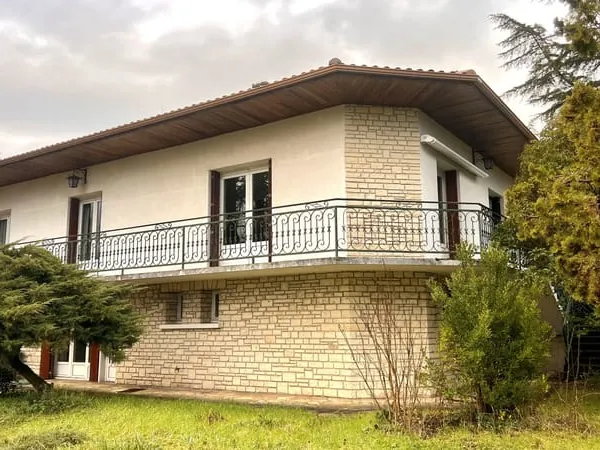 EXCLUSIVITE - MAISON AVEC GARAGE - PROXIMITE COMMERCE