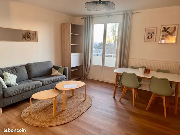 Appartement meublé 3 chambres Balcon et garage