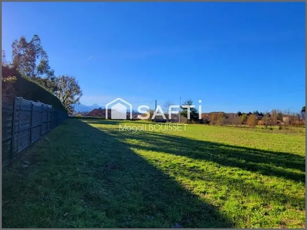 Terrain 1703 m²