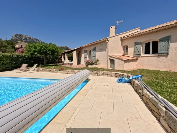 Villa 7 pièces 145 m²
