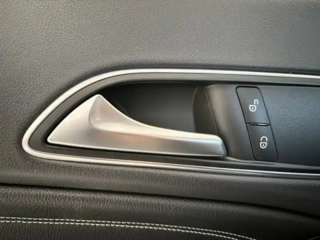 Mercedes Cla shooting brake  220 d sb se — photo 18