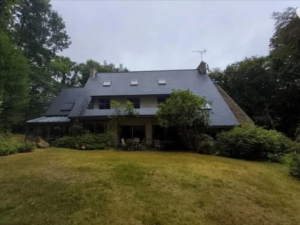 Maison 15 pièces 300 m²