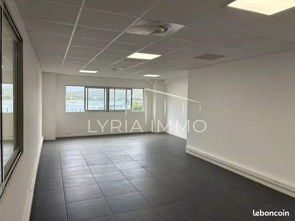 Bureaux 180 m² Fréjus