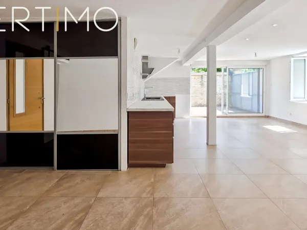 COMME UNE MAISON SUPERBE APPARTEMENT 3 PIÈCES DE 85 M2 AVE