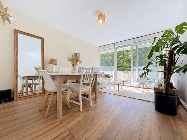 EN EXCLUSIVITE - APPARTEMENT DE TYPE 5 - SECTEUR NEUFCHATEL - BALCON