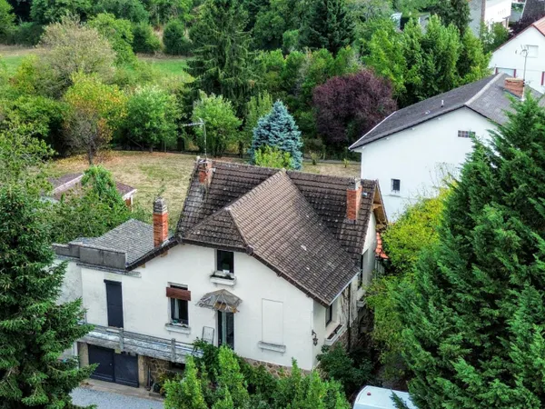 Néris-les-Bains : Charmante maison rénové entièrement depuis le DPE en G. 5 pièces avec gîte indépen