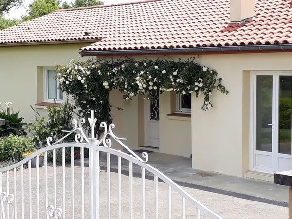 Villa rénovée 115m² - Vue Pyrénées - Piscine