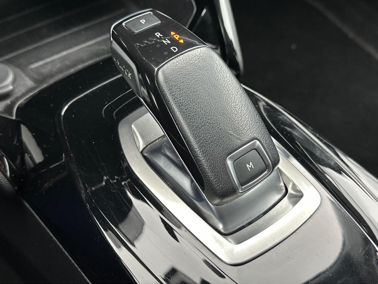 Peugeot 2008 puretech 130 s&s eat8 allure — photo 31