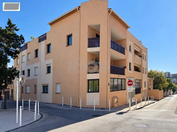 APPARTEMENT BAS FARON TERASSE ET GARAGE