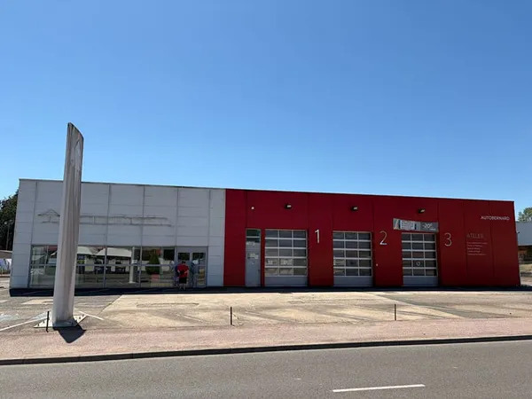 EXCLUSIVITE ! Local d'activité emplacement numéro 1