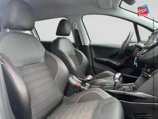 Peugeot 2008 1.2 puretech 110ch gt line s&amp;s — photo 6