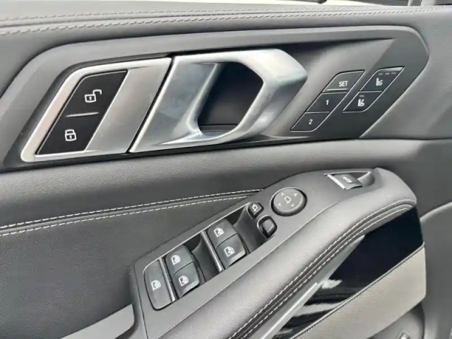 Bmw X5 xdrive50e 489ch m sport — photo 12