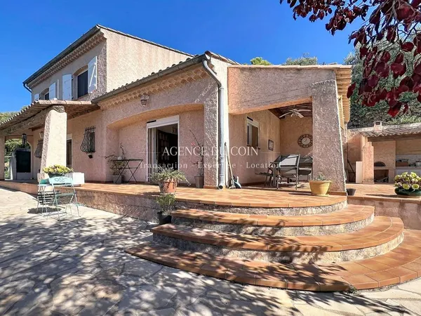 Villa 5 pièces 157 m²