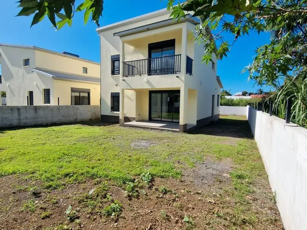 A louer Villa Neuve Cambuston Saint André