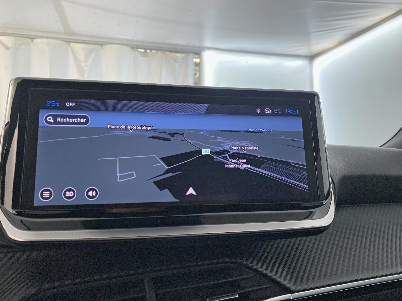 Peugeot 2008 hybrid 145 ch e-dcs6 allure — photo 14