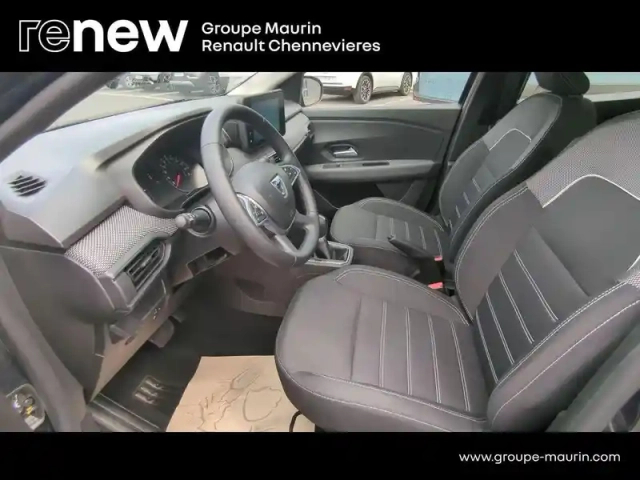 Dacia Sandero 1.0 tce 90ch confort cvt -22 — photo 9