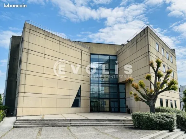Bureau 412 m²
