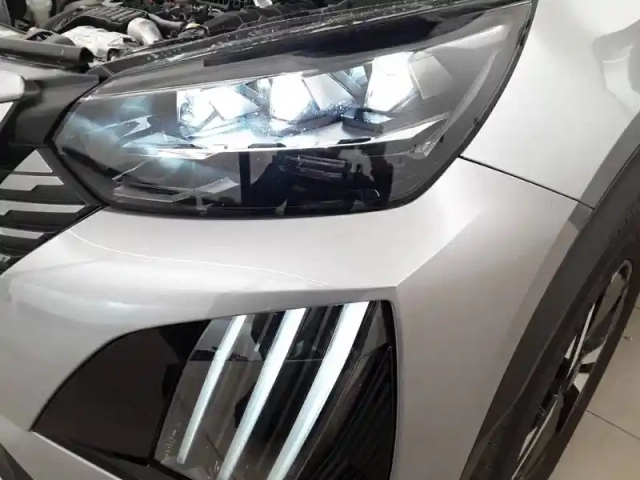 Peugeot 2008 puretech 130 s&amp;s eat8 — photo 16