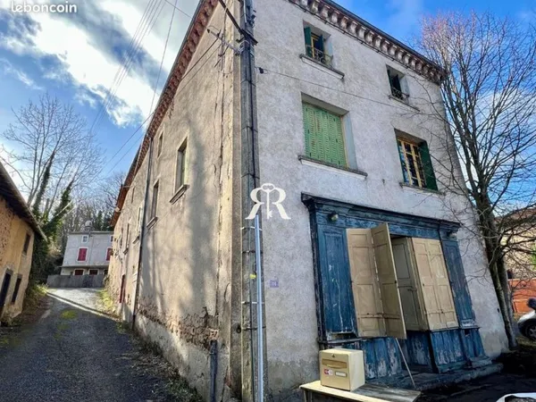 Maison 11 pièces 255 m²