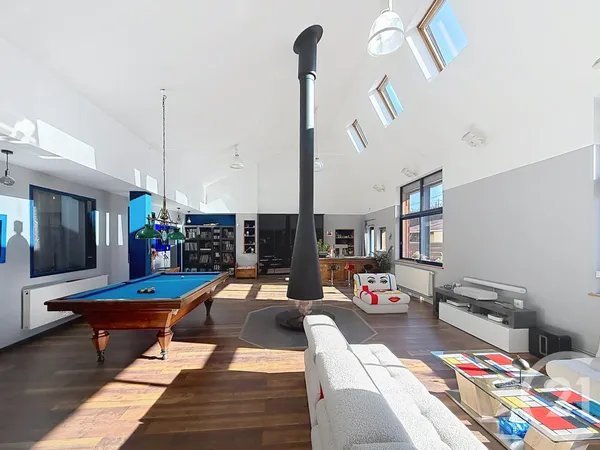 Maison 6 pièces 341 m²