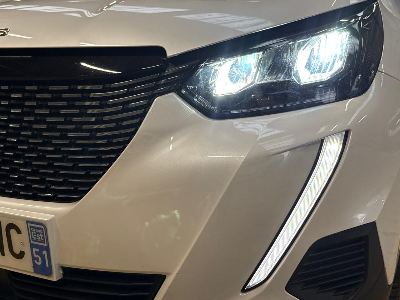 Peugeot 2008 1.2 puretech 130ch s&s allure eat8 7cv — photo 23