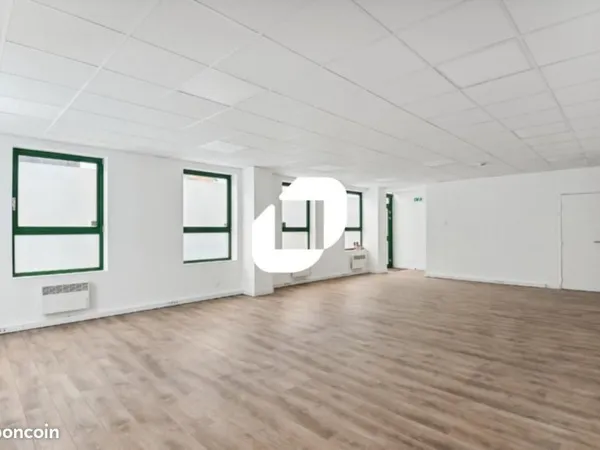 Local bureaux 167 m²