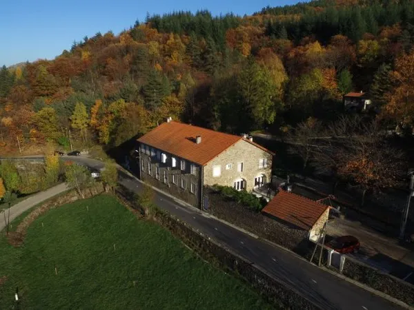 ancienne ferme de 560M° sur 2 niveaux