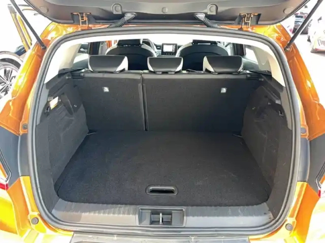 Renault Captur e-tech 145 - 21 — photo 18