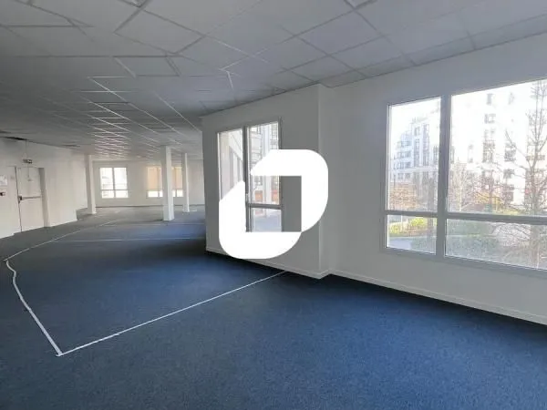 Bureau 377 m²