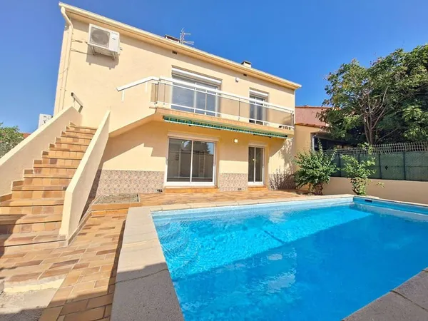 Villa 8 pièces 207 m²