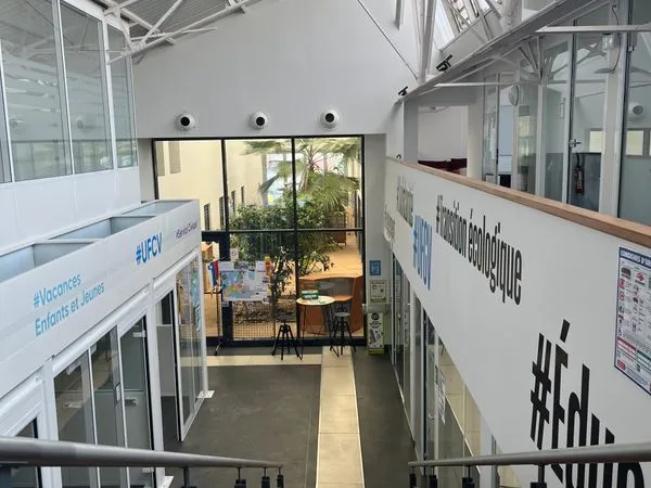 Loue bureaux pour assos