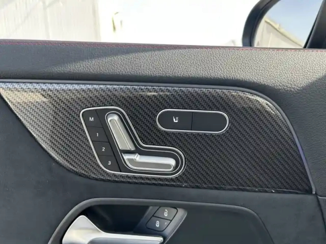 Mercedes Gla 250 e hybrid eq amg line — photo 13