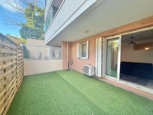 Studio bis avec terrasse