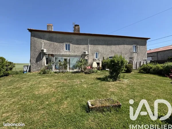 Maison 8 pièces 256 m²