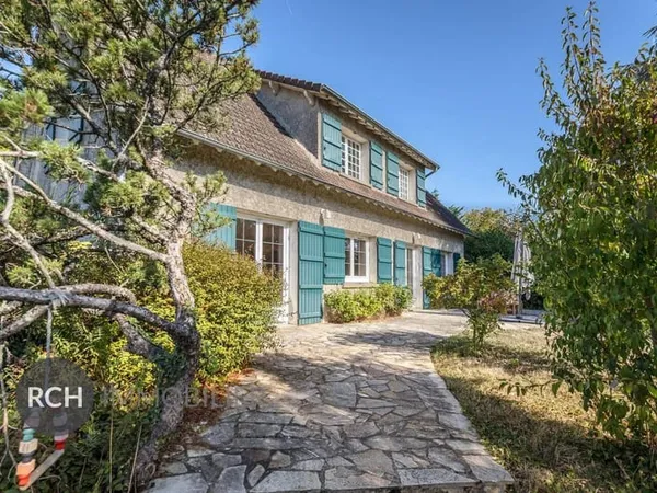 Maison 7 pièces 185 m²