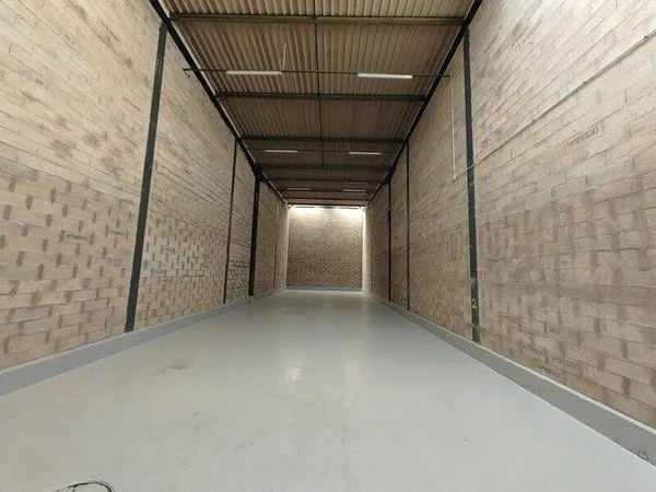 Entrepôt 1199 m²
