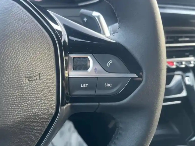 Peugeot 208 hybrid 110 e-dcs6 série spéciale envy — photo 20