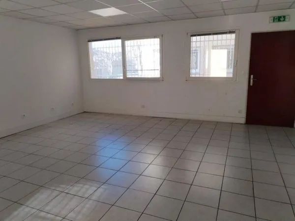 Bureaux 243 m²