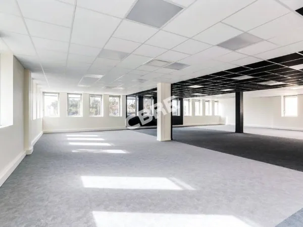 Bureaux 286 m²