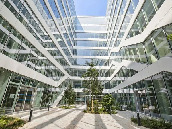 Bureau 25052 m²